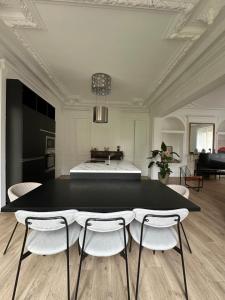 Maison cosy avec jardin privé hypercentre Charleville-Mézières à deux pas de la Place Ducale