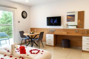 prime location! - 400m from the beach