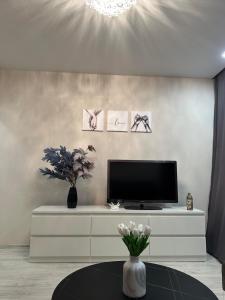 Newly renovated cosy apartment near scenic river