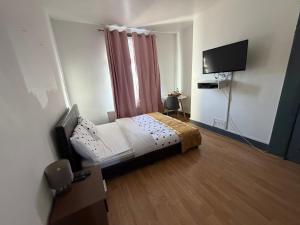 5 Bedroom Luxury Home by Arsenal Stadium