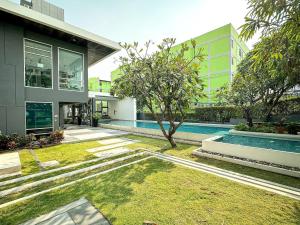 Minimal Condo At Ramkhamhaeng 64