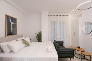 15 mins Walk to Acropolis, Minimalist Studio