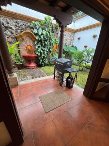 Entertainment Home with Courtyard & Rooftop