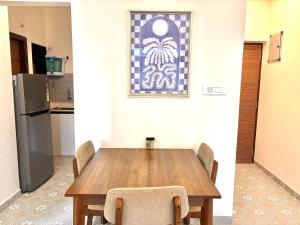 Beige 1BHK Apartment in Candolim with Pool, Gym and Family Friendly Amenities