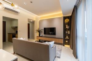 Amazing View - 2 BR Luxury Unit in BGC Uptown High Speed Wi-Fi Wi-Fi Washer