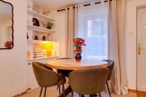 Stylish Victorian Terrace in Central Cambridge Pass the Keys