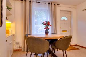 Stylish Victorian Terrace in Central Cambridge Pass the Keys