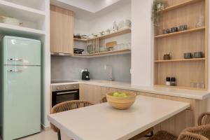 Stylish apartment in Petralona by BargainGreece