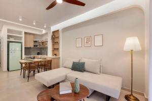 Stylish apartment in Petralona by BargainGreece