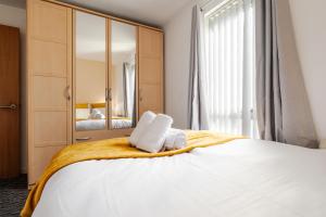 Beehive Salford Quays immaculate 1-Bed Flat with free-parking