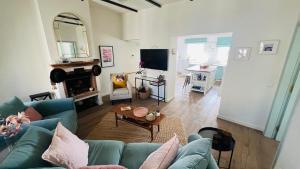 The Lemon Tree House by IntiHolidays