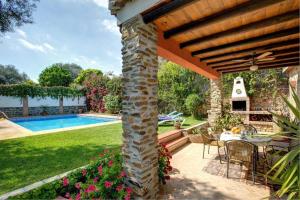 Casa Buganvilla by Vintage Travel