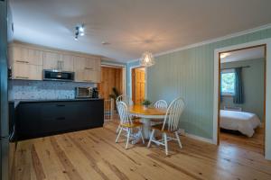 Pool table - Le chalet au bord du lac