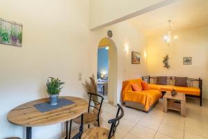 Nikos Seaside Apartment