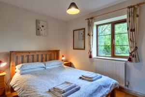 Finest Retreats - Tarkas Holt Log Cabin, Stowford