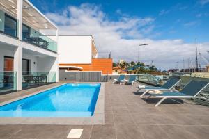 Luxury Seafront Escape II