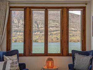 Reflet Bleu du Lac dAnnecy 3 étoiles - Face au lac, Parking gratuit, Paddle board