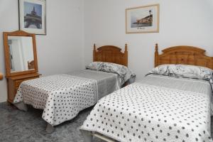 Pasaje Alzira 4B, 1-3
