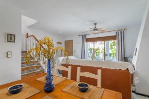 Casa en la playa con piscinas E