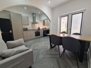 Pearce House-Brand New 3 bed-Sleeps 6-Garden