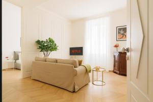 Master Suite with Boiserie Ultra Wi-Fi-AC-Near Sea