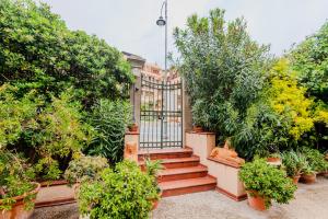 Villa Liliana - Stella Marina - Trilocale Elegante con Balcone Vista Mare - Accesso Diretto alla Spiaggia