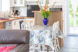 Maison avec terrasse et jardin