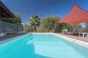 Villa Mendolia Hot Pool and Design