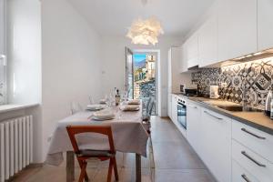 Residenza Jasmine Grey Apartment