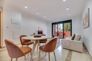 Cabopino, cerca de todo