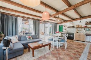 Le Giarre - Villa Con Piscina