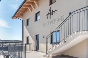 Aster Moments Apt Max