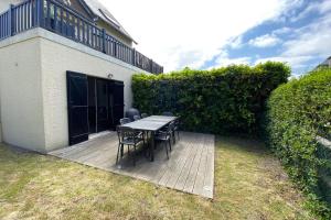 Bright cocoon with garden near the sea