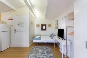 Oliwood Beach - Fama