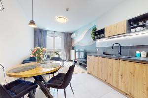 Velvet Sky Apartment AC Balcony Parking