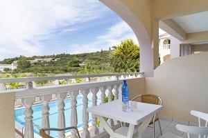 Sandy Maria studio 203