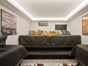 The Lookout - Panoramic 4 Bedroom House with free Wifi and Pool