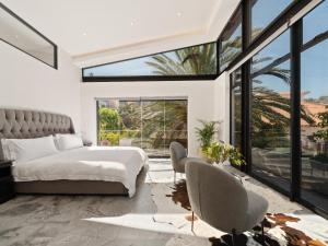 The Lookout - Panoramic 4 Bedroom House with free Wifi and Pool