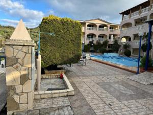 Sandy Maria studio 705