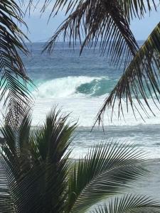 5 Bedrooms Beach House