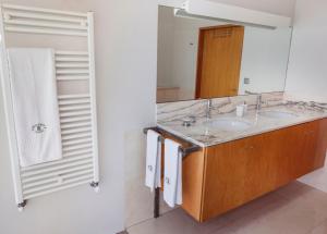 Luxury and Nature Retreat w pool, jacuzzi & BBQ by Portugal Active