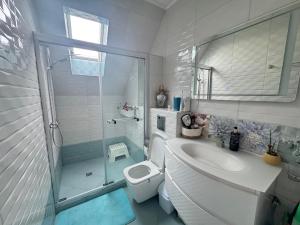 Luxury Apartment with a View of the Bay