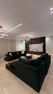 شقة سكنية فندقية بثلاث غرف