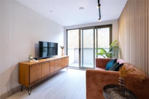 Modern & chic flat with garden near tube & train