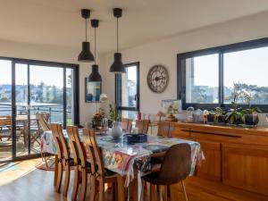 Villa lumineuse vue mer 150m plage