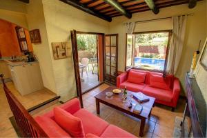 Níspero by Vintage Travel