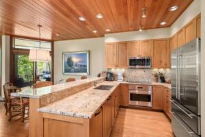 Ski In Ski Out 4 Bedroom Residence In Snowmass Village