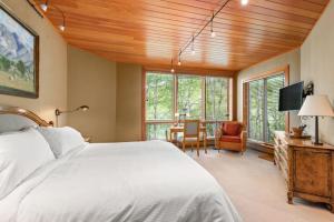 Ski In Ski Out 4 Bedroom Residence In Snowmass Village