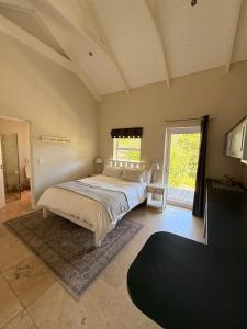 Charming Country Escape with Mountain Views