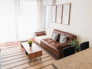 HOM l WiFi, AA, Piscina, Parking, Gym, ChapaDigital